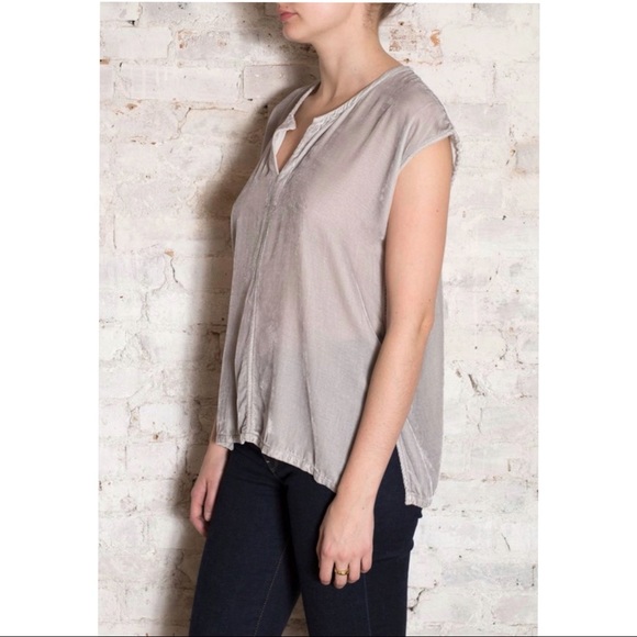 NWT CP Shades Sol V Neck Blouse in Jade Silver - Picture 3 of 8